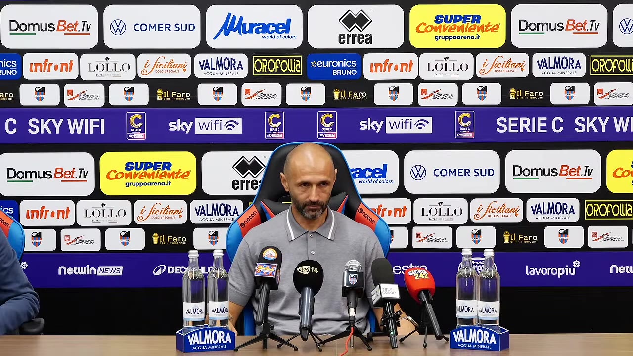 Il direttore sportivo Fortunato Varrà in sala stampa